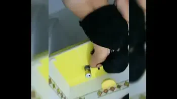 Noooo! Ella estaba asustada que su Novio Nos descubriera.. a. de La h. de un invitado de la Fiesta... Escondidos en el Ba#o