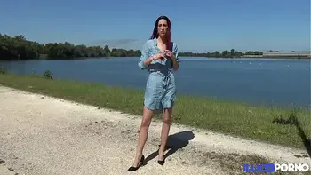 Carlie, belle coquine, veut de la sodomie avant tout