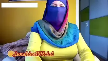 Middle East Hijab Muslim Arabic girl with big tits on cam recording November 2nd