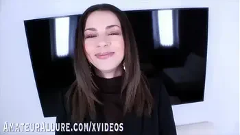 Jade Valentine & Bella Luna Provide Oral Pleasures