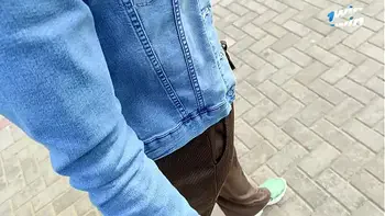 I met a cutie in the park, and she turned out to be a nymphomaniac and dragged her to her for sex.