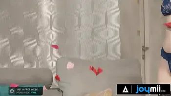 JOYMII - Hot Babe Mia Evans Gets A Steamy Creampie After A Sensual Fuck