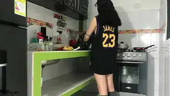 Mi hermosa hermanastra es una Diosa chupándome la polla