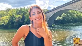 Stella, sublime femme, adore les fellations et la sodomie