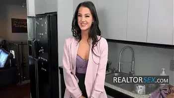 Real Estate Agent Evelin Persuades RICH Client To Being Her Sugardaddy