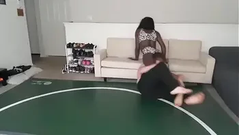 Paris Love Wrestles Elis Ataxx