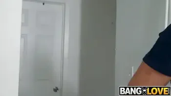 Perving on Skylar Vox