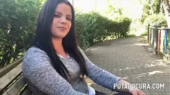 Una inocente chica pillada en la calle, a follar por dinero!