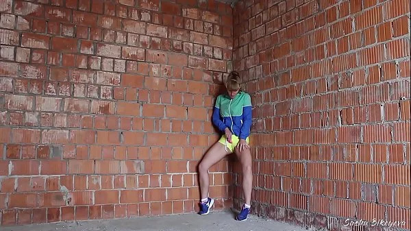 (FULL VIDEO) Fit girl caught by a Construction worker when she masturbated at a construction site after a run