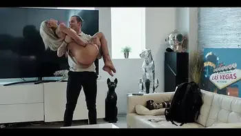 FREEZE PAPARAZZI with Veronica Leal