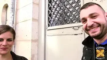 Marie, 28ans, s’essaye à la double pénétration