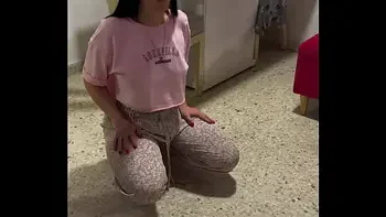 jovencita de 18 en su primera porno