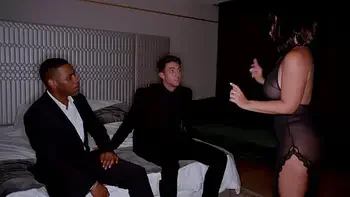 FIRST TIME DP For LaSirena! INTERRACIAL! I’m so tight guys be gentle