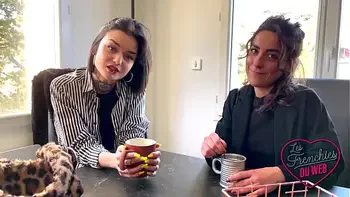 Crystal et Manéa, deux coquines qui adorent le sexe