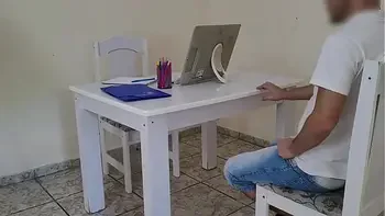 Problema de ereção? Passe com esta doutora que ela resolve seu problema!