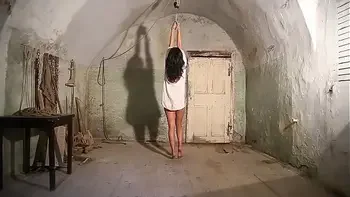 Slave Luna in AOH t.