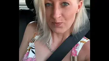 OMG! Secretly fingered to orgasm in the taxi.