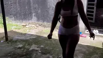 MI VECINA ME TIENE LOCO CON ESE CULOTE QUE TIENE