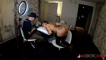 Genevieve Sinn fucked while getting her face tattooed