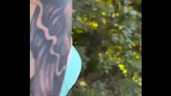 Vi uma Prostituta fazendo ponto na rua pedi pra ela fazer um boquete ela cobro 10$ ela quis me levar pro beco ! (Público)