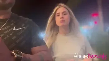 Reencontramos o motoboy no parque e fomos parar no motel! A loira gostosa adora uma aventura a três! - alinenovak.com.br