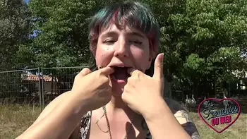 Khala, une coquine à la chatte serrée