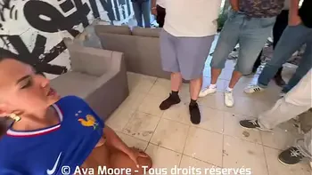 BUKKAKE GEANT - Salope Française Suce Des Inconnus pour l'Euro 2024 de Football