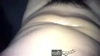 Prueba de amor.. Me la cogí por el culo y le dolió porque era su primera vez y tenía el culo muy apretado, pero al final le gustó y quería mas.