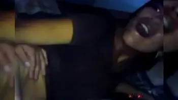 ¡Nó!, POR EL CULO No! Me van a pillar, Ese hoyo es sólo para el jefe de mi marido y su mejor amigo.