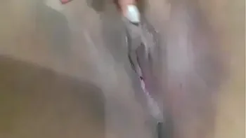 Novinha se masturbando