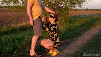 Cute saree bhabhi asked directions from a Desi stranger and was fucked hard in the scarlet sunset!