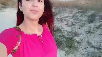 Nas dunas caçando boys de  vestidinho e sem calcinha