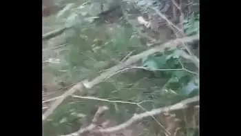Una rica chupada en el bosque
