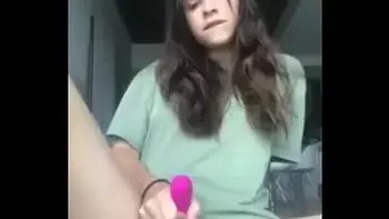 Linda MILF masturbándose