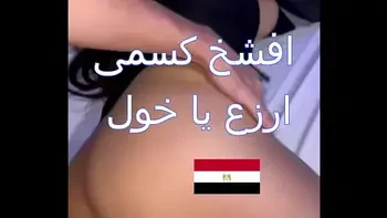 كنت بتناك من زبون و راجعة متاخر و سواق التاكسى فضل يبعبص و يقفش فيا و طلع معايا الشقة قطع كسى نيك اوسخ سكس مصرى