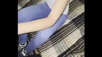 Video porno casero de Flaquita morena PRIMERIZA!