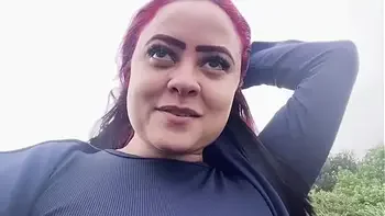 Novinha rabuda é pega no flagra na praia