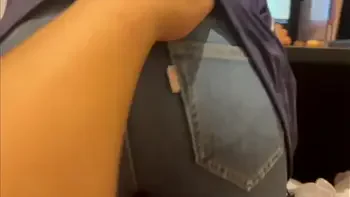 やっぱりおもちゃより温かいチンチンに突かれた方が気持ちいい… ネットカフェで彼氏に沢山後ろから突かれました…