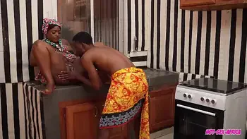 la grosse bite de brad entre pas dans ma chatte serré