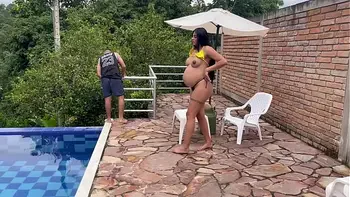 Piscinero cachondo me folla cuando mi marido no esta Part 1