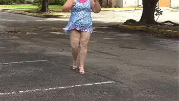 Big juicy fat ass busty white girl black cock blowjob - bbw milf in mini short dress flashing thick curvy booty in public and sex with stranger in car, getting her pussy creampie twice in parking lot outdoor