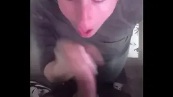 Me encanta chupar pija y llevarla al fondo de mi garganta