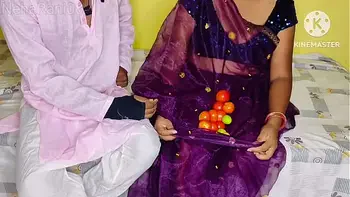 Sabji bechne wali bhabhi ji ko ghar per bulakar bhabhi Ko choda Diya