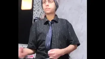 Bastidores da esposa kally cremosa chupando o câmera no meio da gravação de seus conteúdos de humor podrução amadora vídeos caseiro real