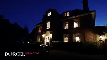 Lola Reve in a threesome with DP