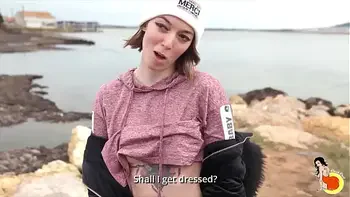 Game Streamer girl Daisy gets a hard assfuck