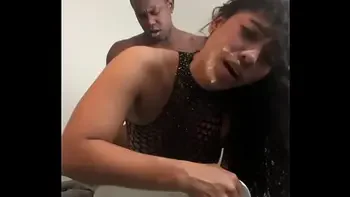 first she makes him cum on her face and then on her pussy -Amateur couple- Nysdel