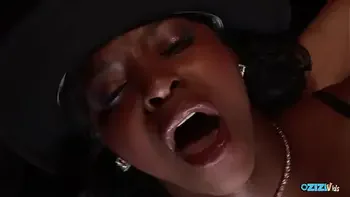 Ebony secretary gets a raise after fucking with her white boss