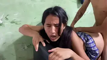 NO Profe Duele!!!    Alumna Teen  se va con su profesor  al salir de la escuela, real casero