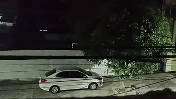fode com amante no carro na frente de casa e volta cheia de porra sorridente